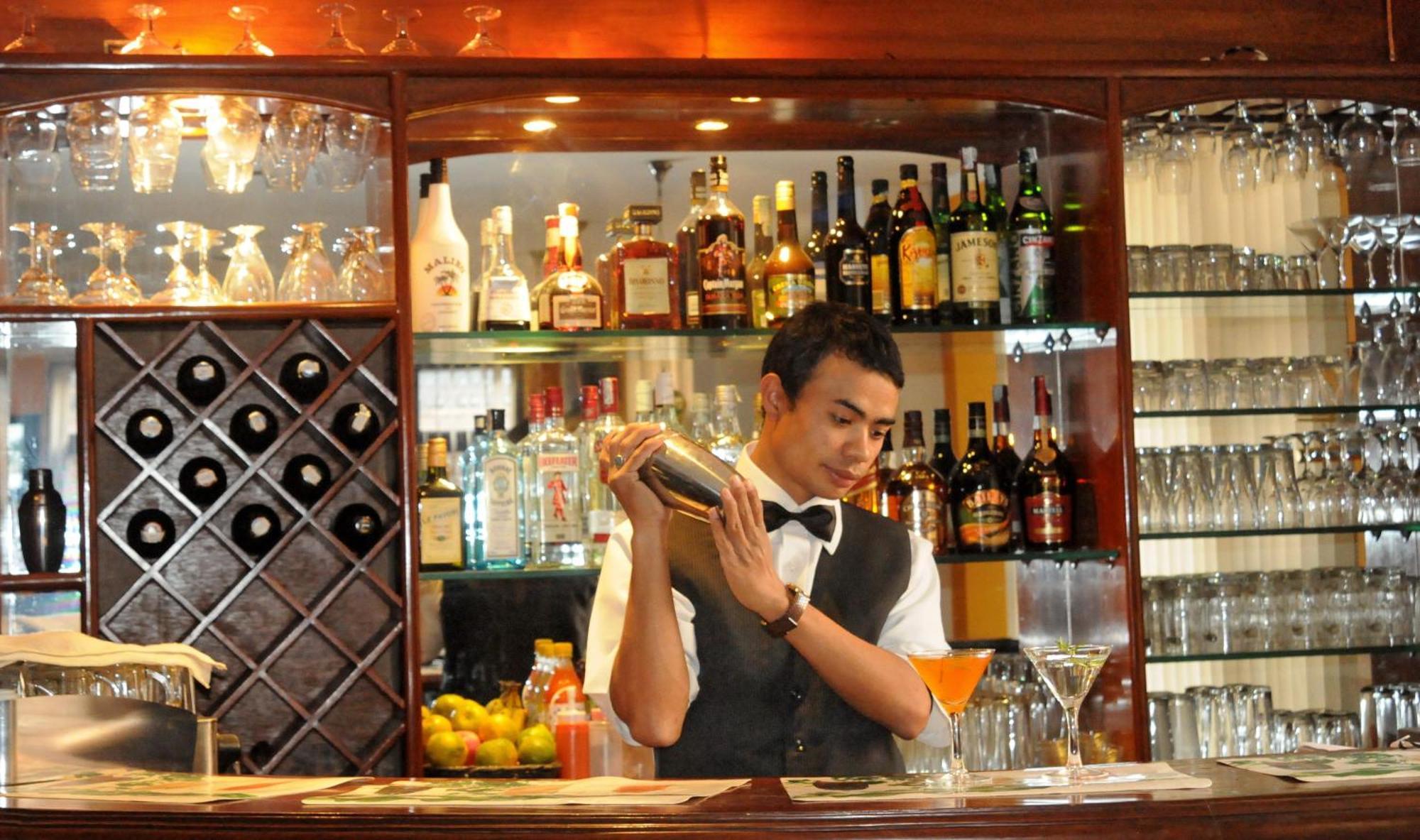 Hotel Excelsior Катманду Екстериор снимка