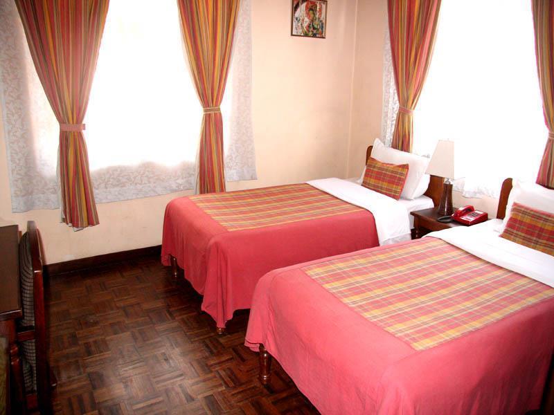 Hotel Excelsior Катманду Екстериор снимка