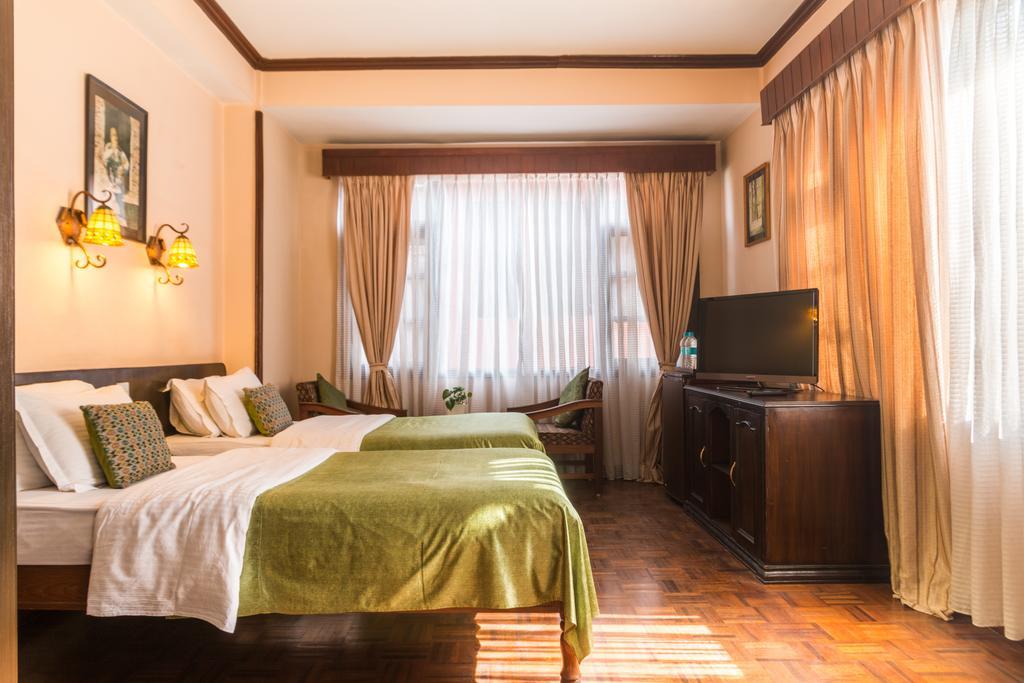 Hotel Excelsior Катманду Екстериор снимка