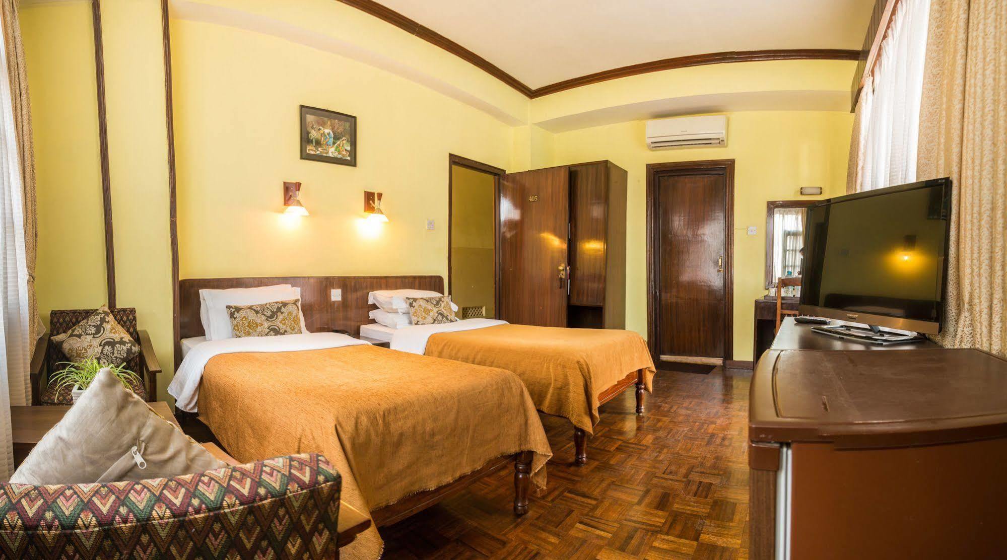 Hotel Excelsior Катманду Екстериор снимка