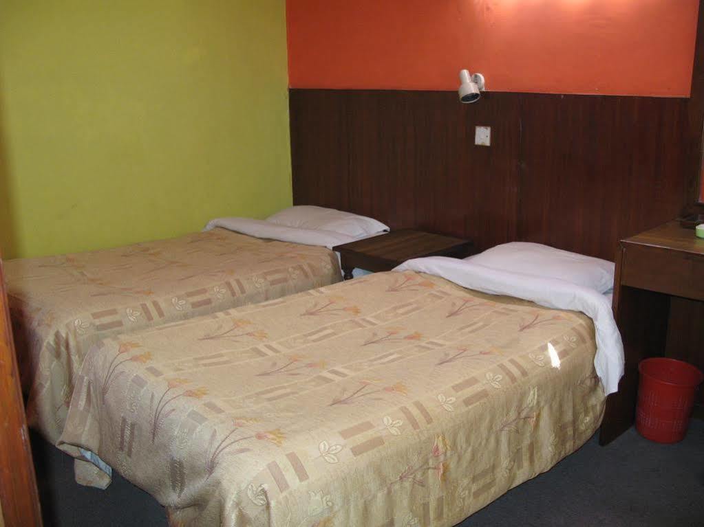 Hotel Excelsior Катманду Екстериор снимка